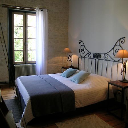 Saint-Saturnin-du-Bois Les 2 Madeleine B&B 외부 사진