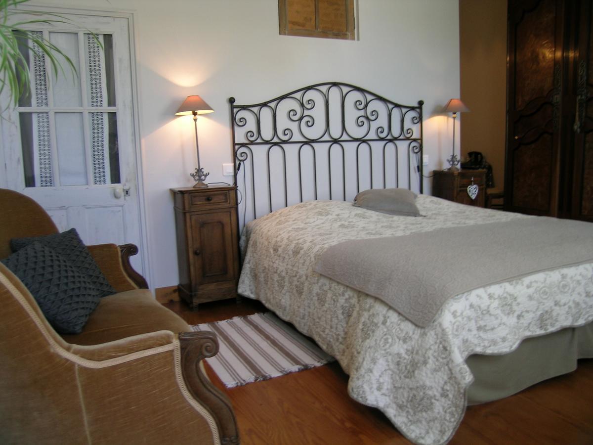 Saint-Saturnin-du-Bois Les 2 Madeleine B&B 외부 사진