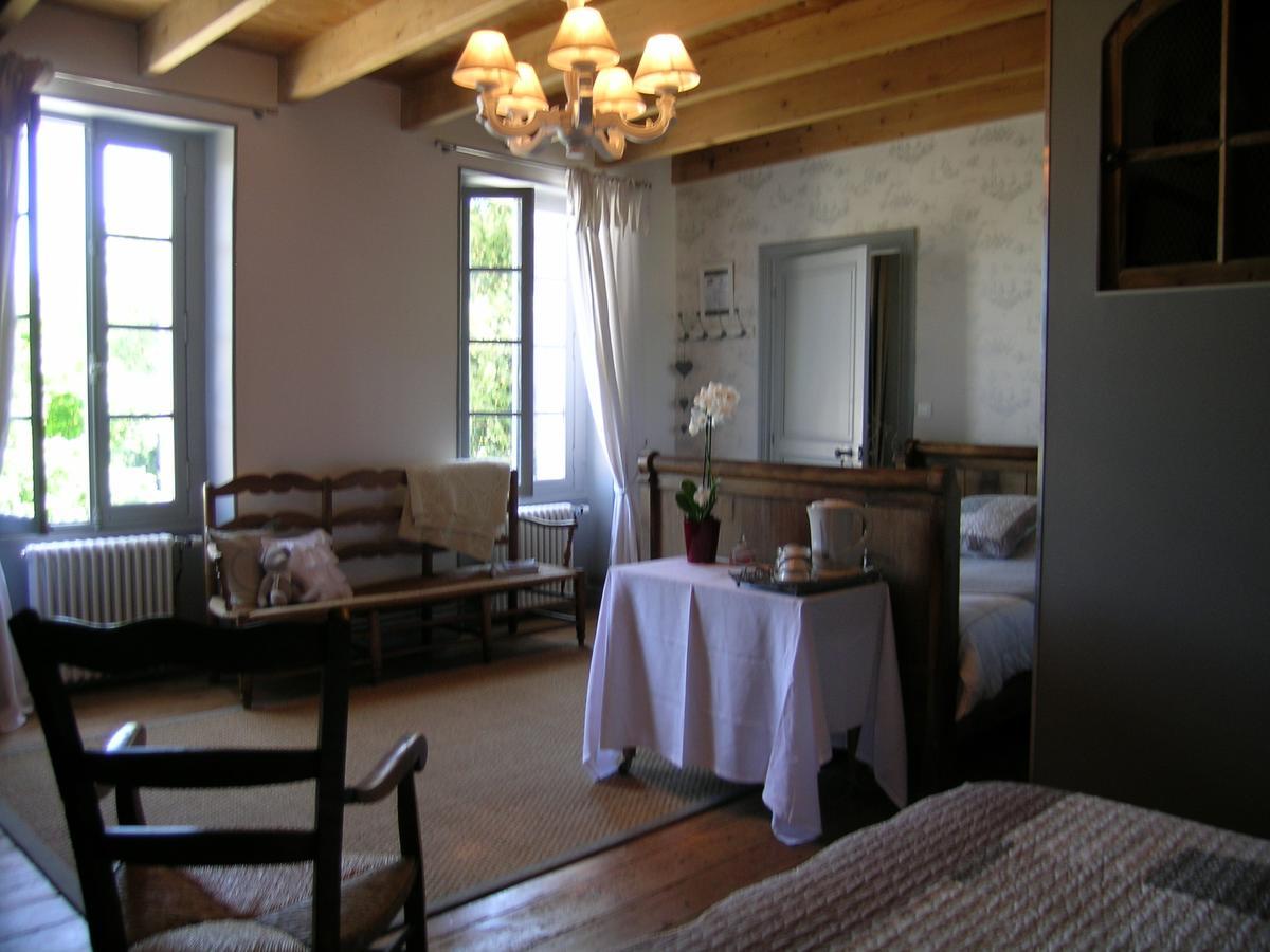Saint-Saturnin-du-Bois Les 2 Madeleine B&B 외부 사진