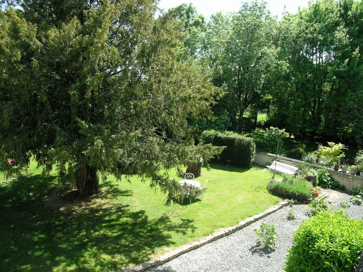 Saint-Saturnin-du-Bois Les 2 Madeleine B&B 외부 사진