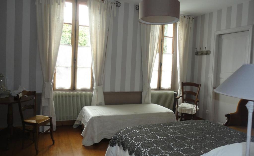 Saint-Saturnin-du-Bois Les 2 Madeleine B&B 외부 사진