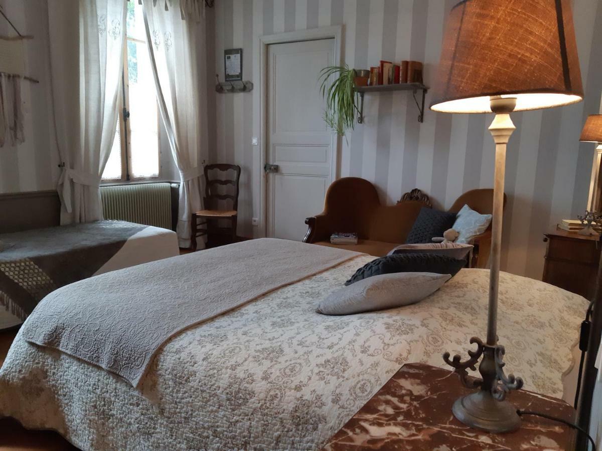 Saint-Saturnin-du-Bois Les 2 Madeleine B&B 외부 사진